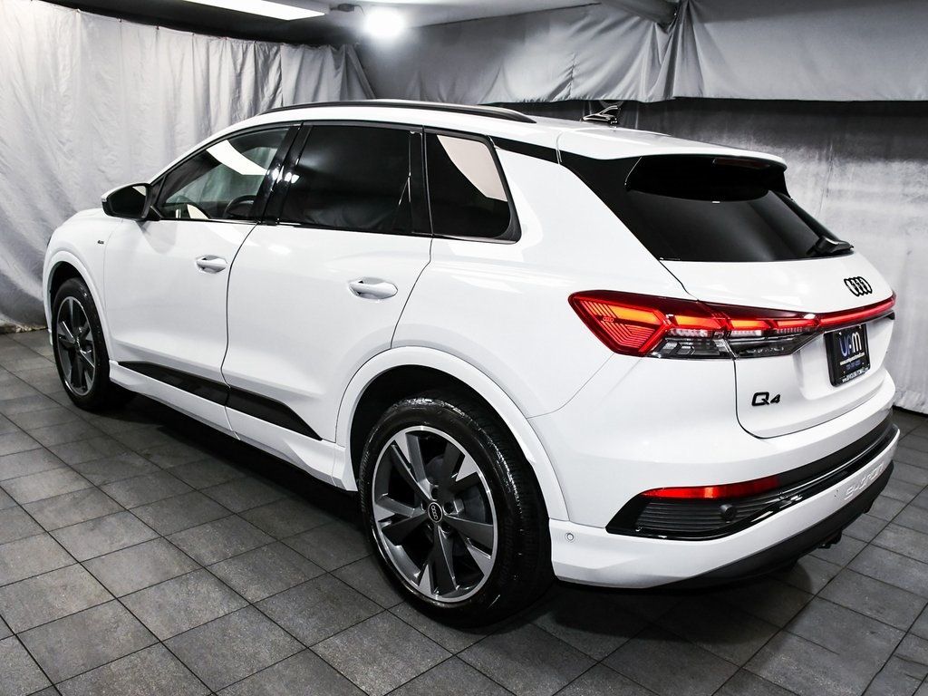 2024 Audi Q4 E-tron Prestige photo 3