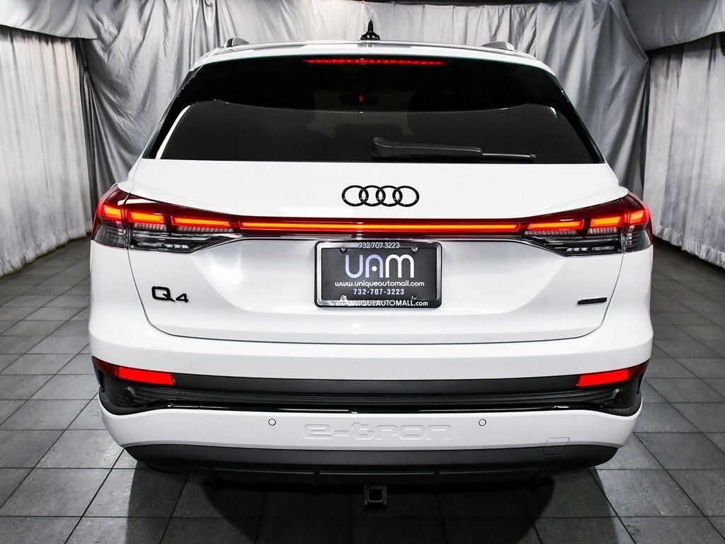 2024 Audi Q4 E-tron Prestige photo 4