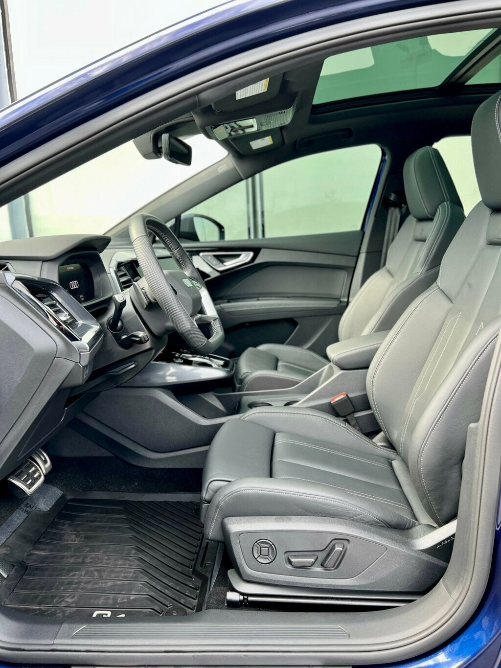 2024 Audi Q4 E-tron Sportback Premium 55 photo 14