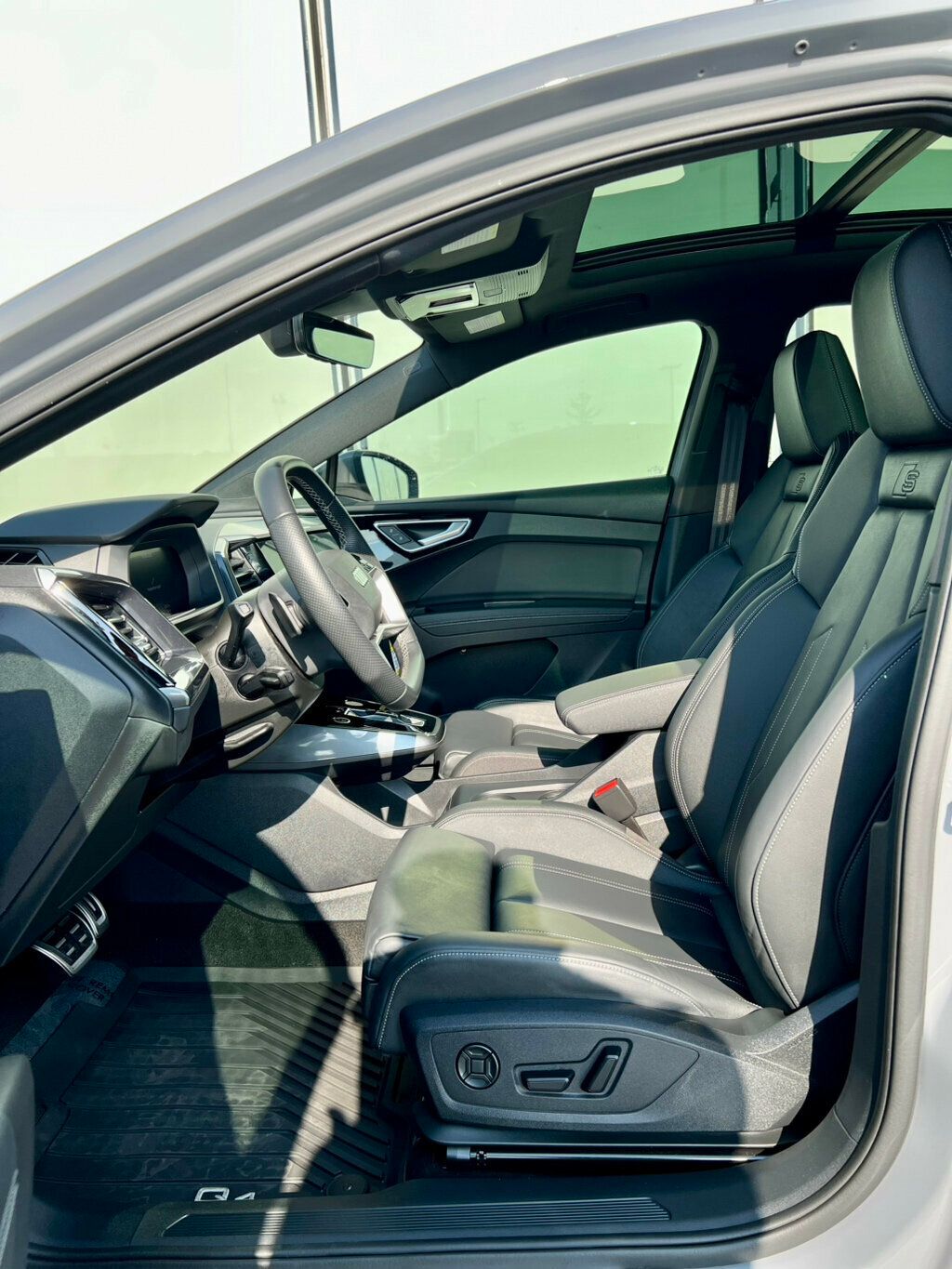 2024 Audi Q4 E-tron Sportback Premium Plus 55 photo 12