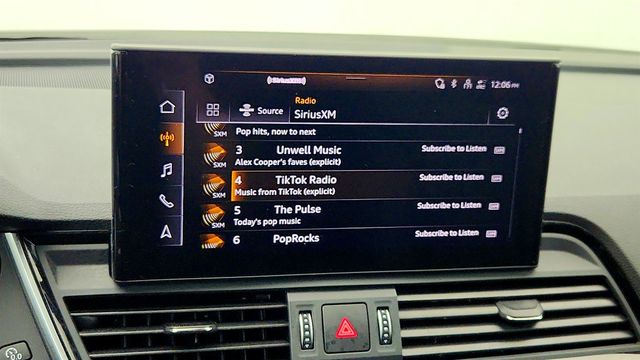 2024 Audi Q5 S line Premium 45 TFSI quattro w/ Panoramic Sunroof & CarPlay - 22996806 - 18