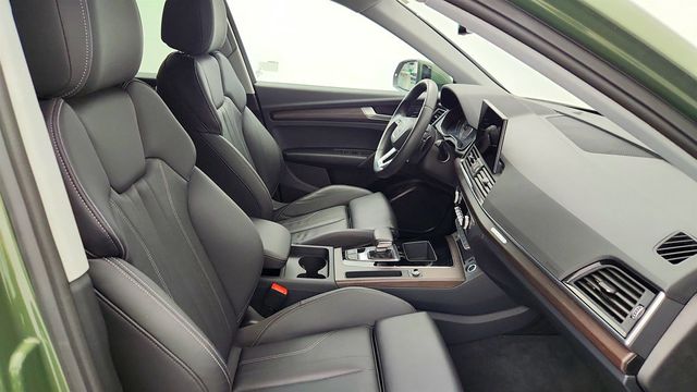 2024 Audi Q5 S line Premium 45 TFSI quattro w/ Panoramic Sunroof & CarPlay - 22996806 - 23
