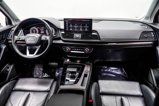 2024 Audi Q5 45 Premium Plus's photo