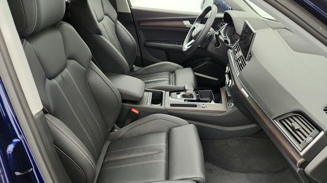 2024 Audi Q5 S line Prestige 45 TFSI quattro with 20'' Wheels - 22953940 - 23