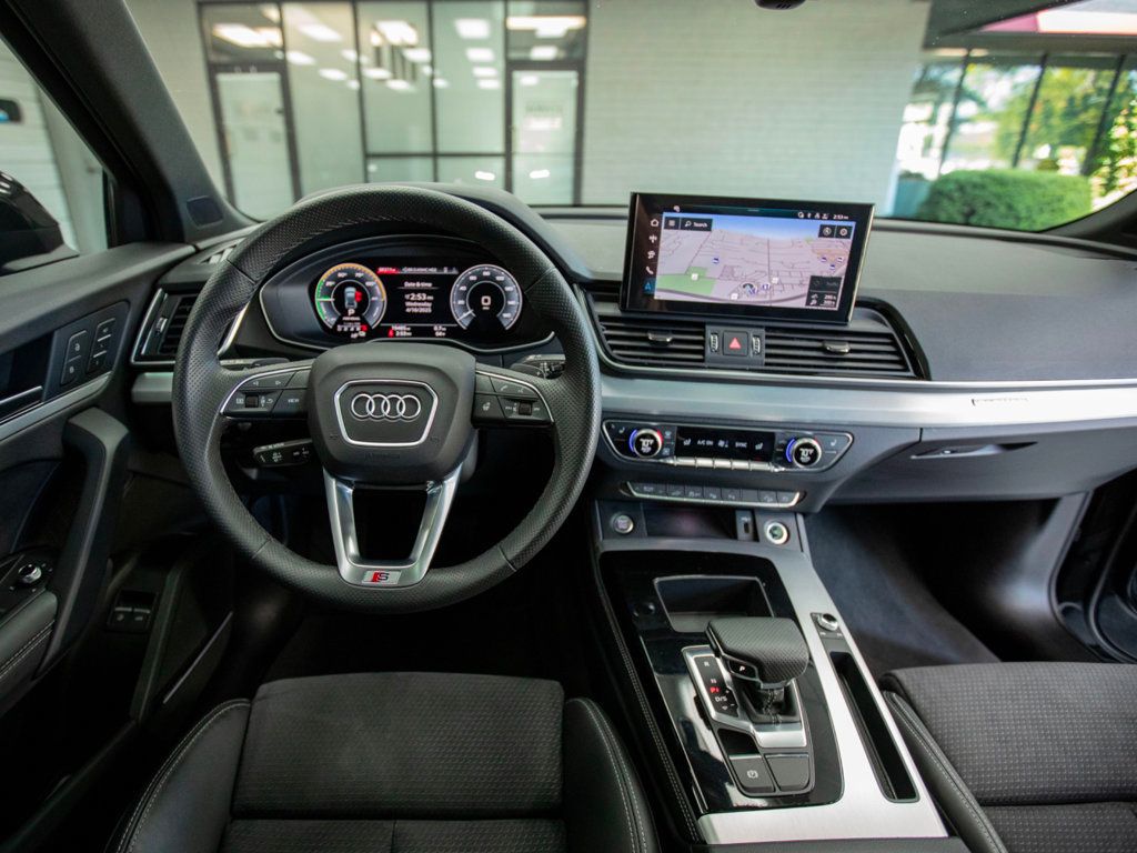 2024 Audi Q5 S line Prestige 55 TFSI Premium photo 16
