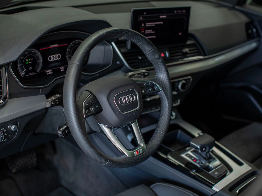 2024 Audi Q5 S line Prestige 55 TFSI Premium photo 17