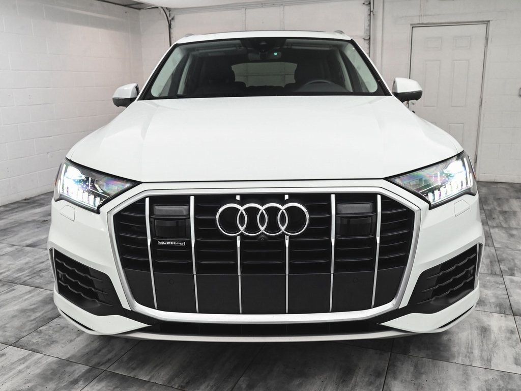 2024 Audi Q7 55 Premium Plus photo 2