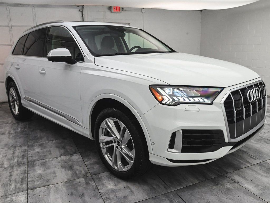 2024 Audi Q7 55 Premium Plus photo 3