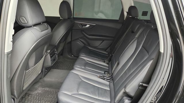 2024 Audi Q7 Premium 45 TFSI quattro with Convenience Package & 20'' Wheels - 22944258 - 23