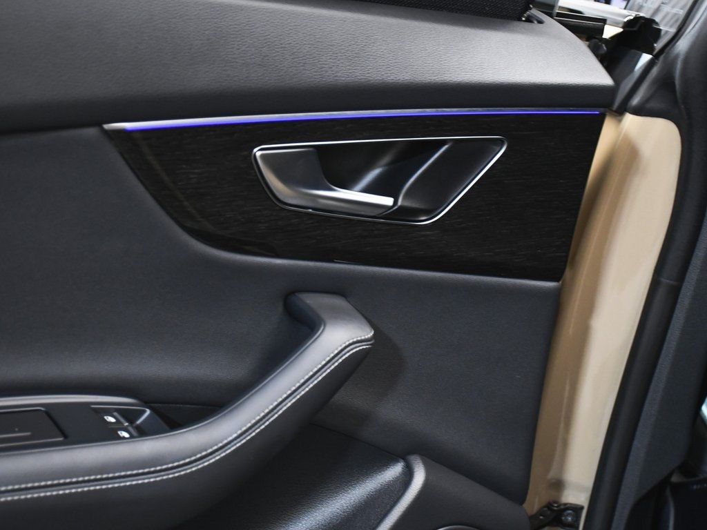 2024 Audi Q8 55 Premium Plus line photo 10