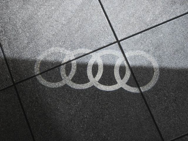 2024 Audi Q8 55 Premium Plus - 22907826 - 33