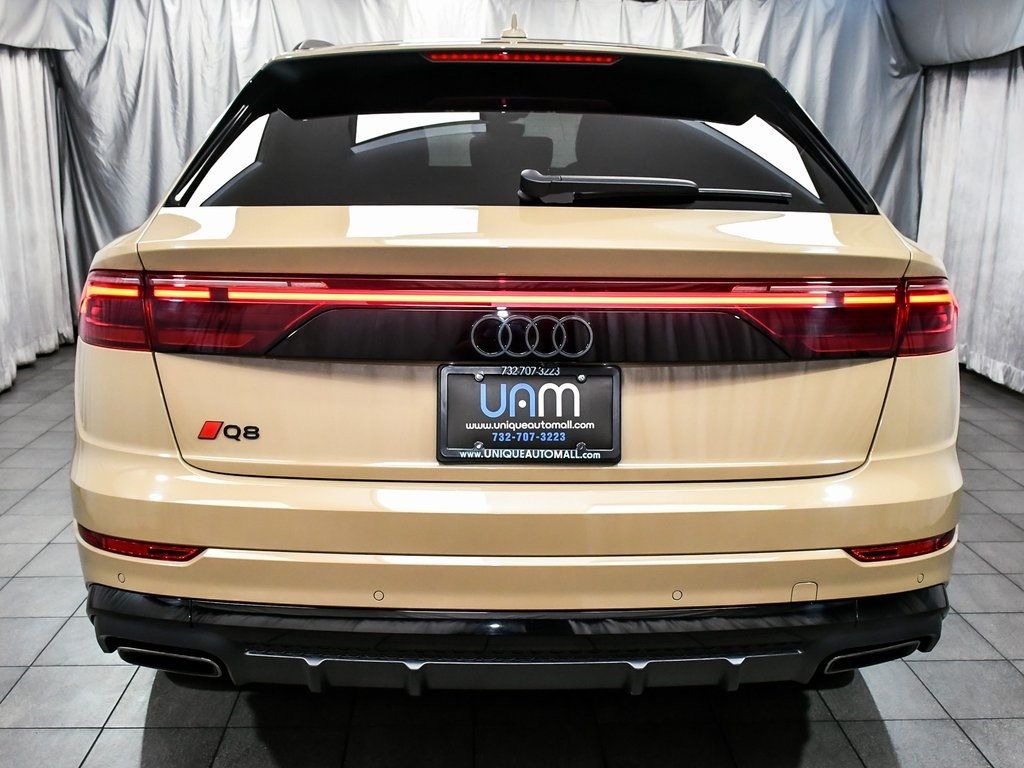 2024 Audi Q8 55 Premium Plus line photo 3