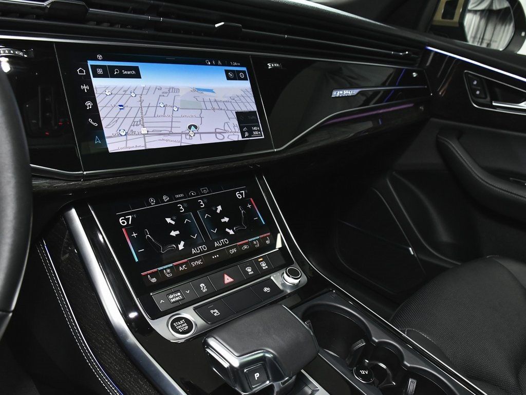 2024 Audi Q8 55 Premium Plus line photo 45