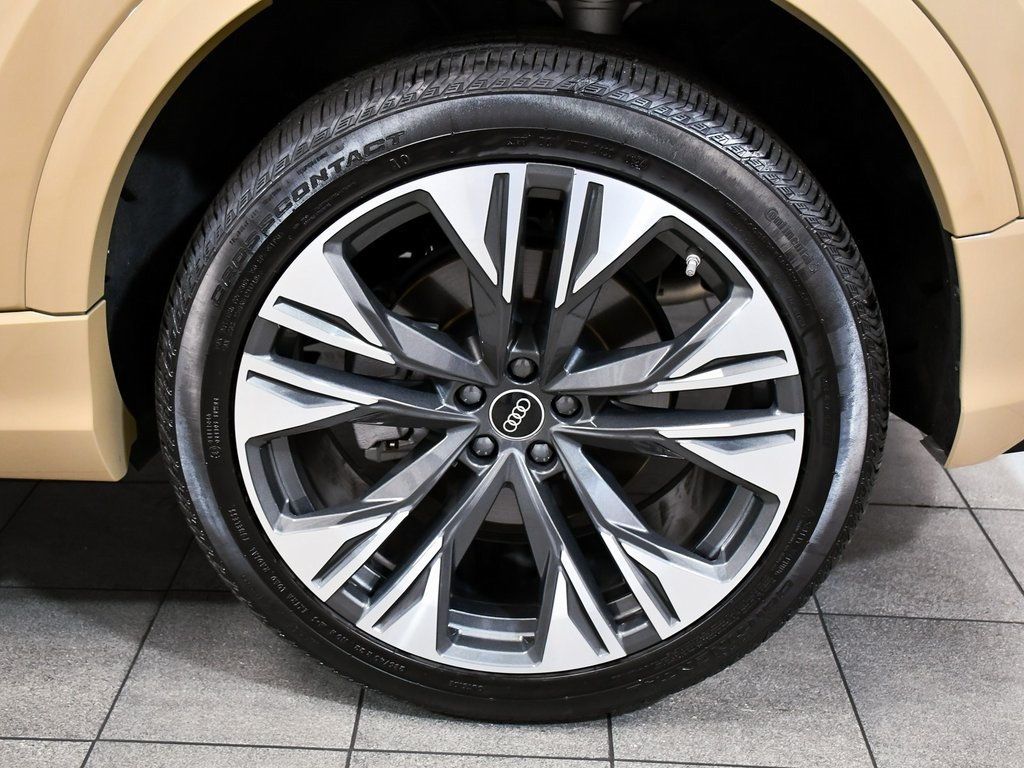 2024 Audi Q8 55 Premium Plus line photo 6