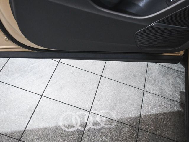 2024 Audi Q8 55 Premium Plus - 23006677 - 11