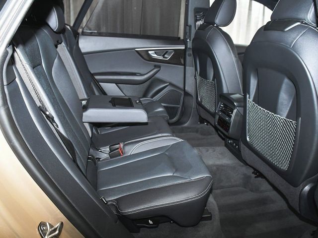 2024 Audi Q8 55 Premium Plus - 23006677 - 76