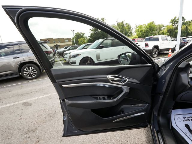 2024 Audi Q8 e-tron Premium - 23101944 - 10