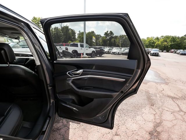 2024 Audi Q8 e-tron Premium - 23101944 - 13