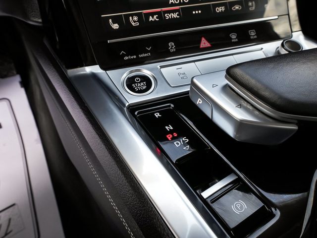 2024 Audi Q8 e-tron Premium - 23101944 - 31