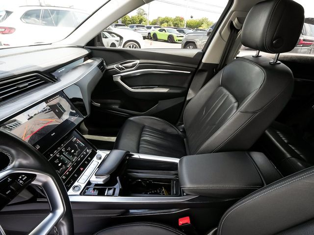 2024 Audi Q8 e-tron Premium - 23101944 - 33