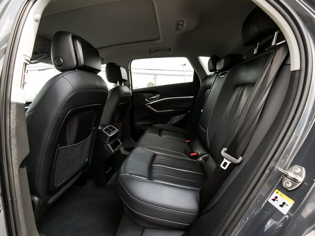 2024 Audi Q8 e-tron Premium - 23101944 - 36