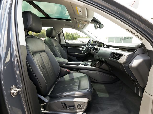 2024 Audi Q8 e-tron Premium - 23101944 - 44