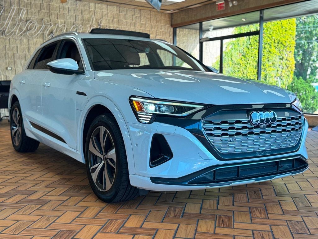 2024 Audi Q8 E-tron Premium Plus photo 11