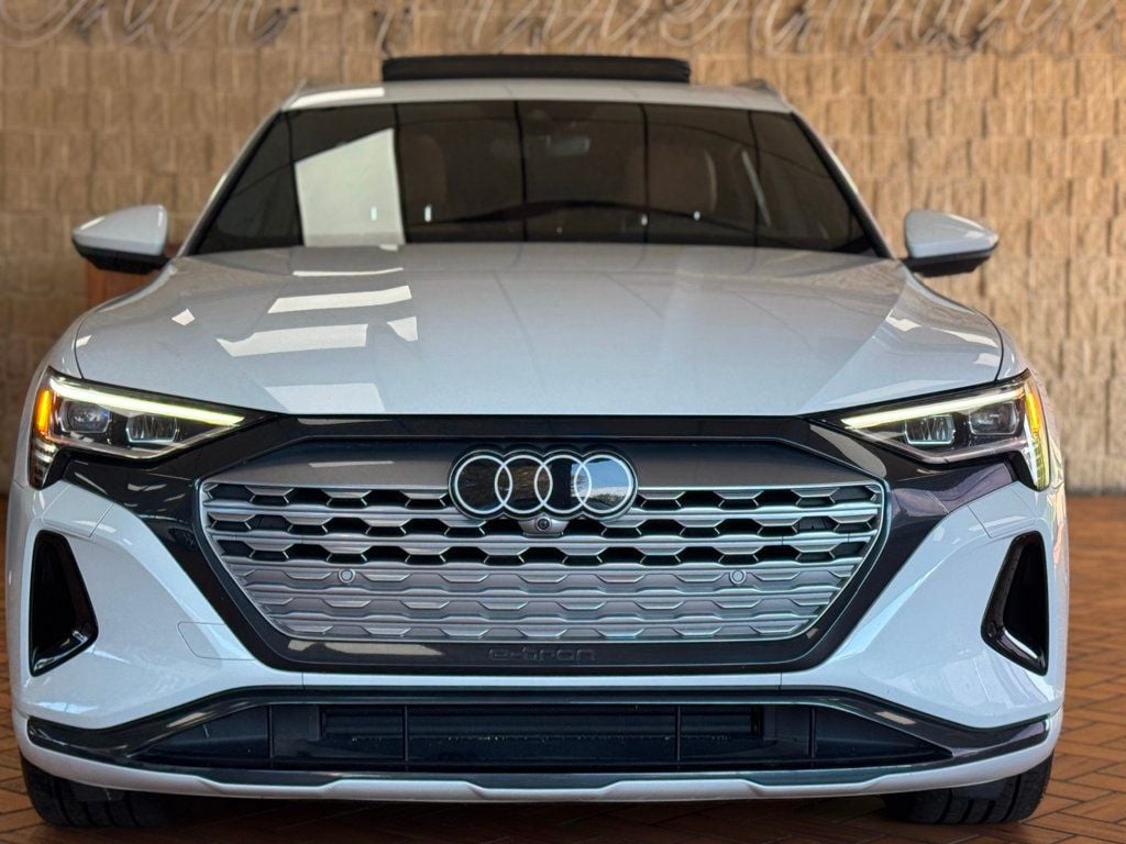 2024 Audi Q8 E-tron Premium Plus photo 3