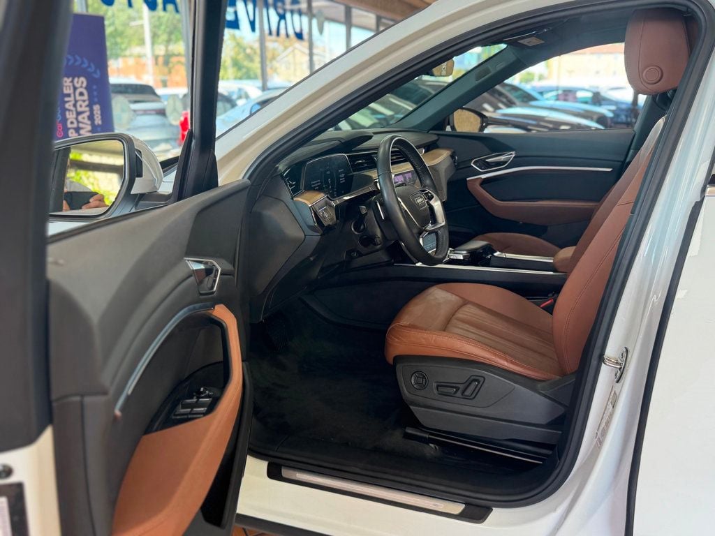 2024 Audi Q8 E-tron Premium Plus photo 28