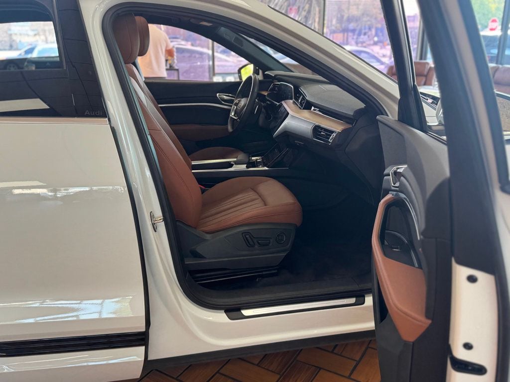2024 Audi Q8 E-tron Premium Plus photo 29