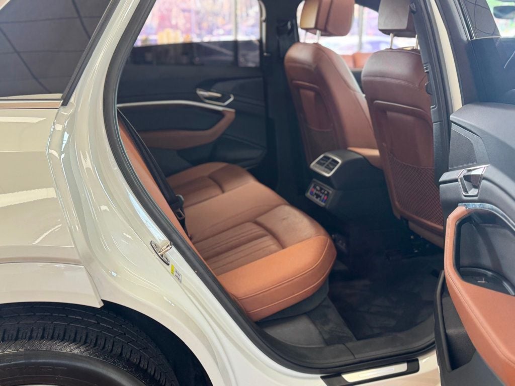 2024 Audi Q8 E-tron Premium Plus photo 31