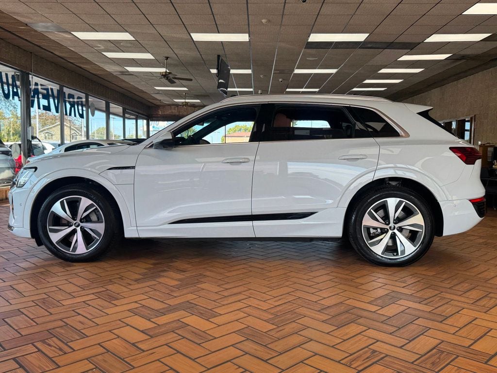 2024 Audi Q8 E-tron Premium Plus photo 6