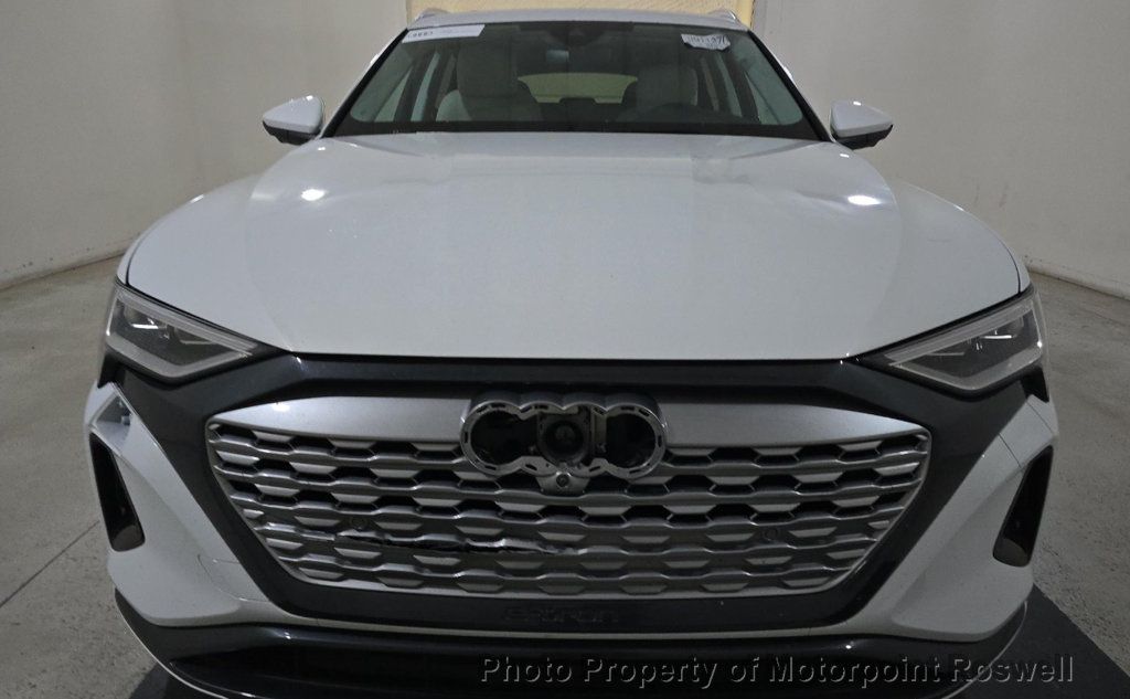 2024 Audi Q8 E-tron Premium Plus photo 2