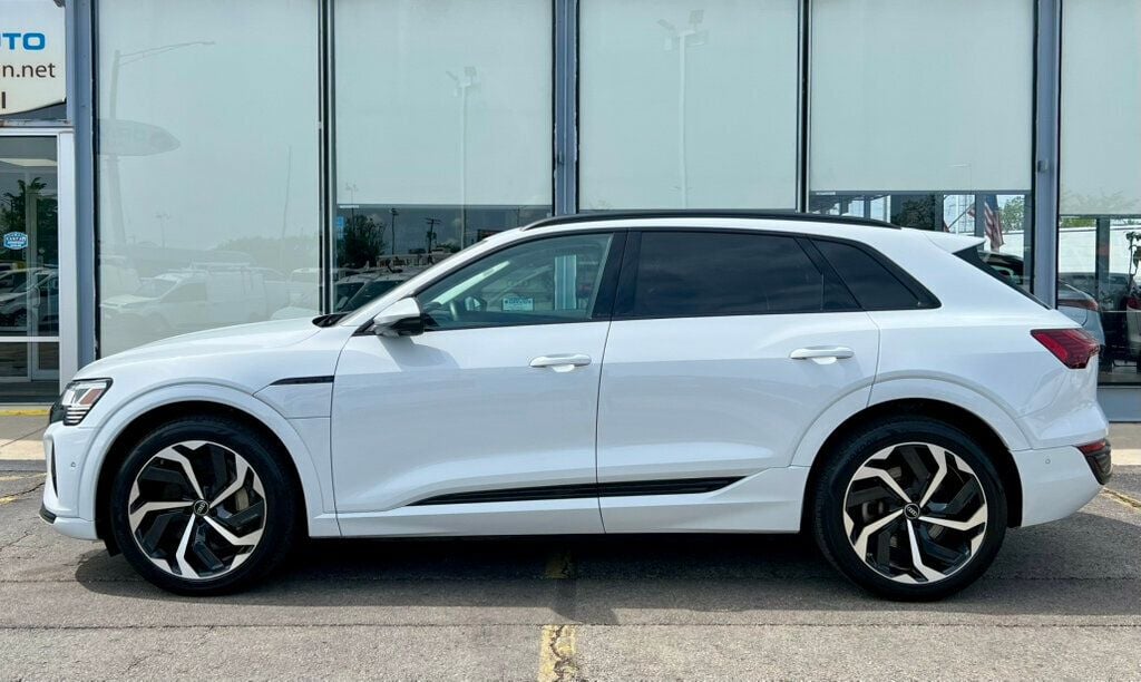 2024 Audi Q8 e-tron Premium Plus quattro - 23025184 - 1