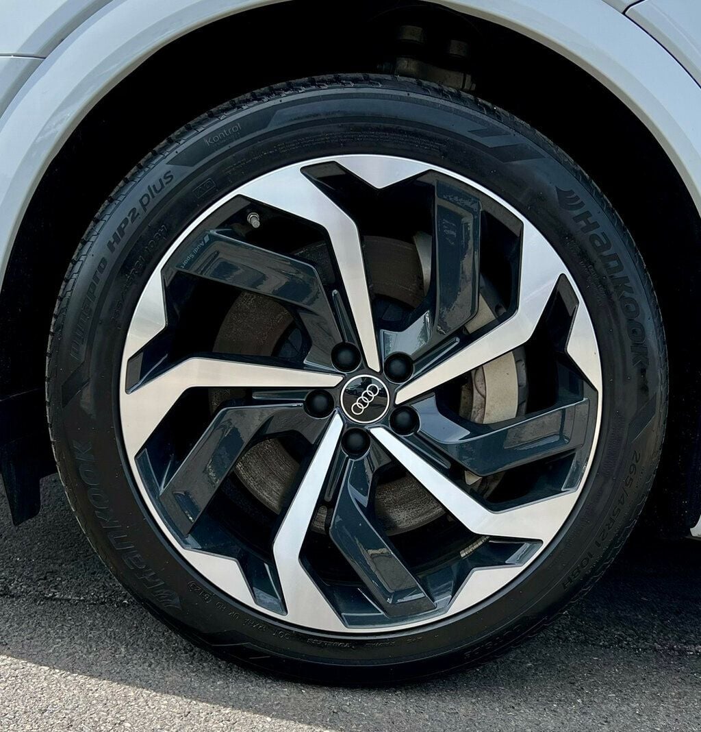 2024 Audi Q8 e-tron Premium Plus quattro - 23025184 - 30