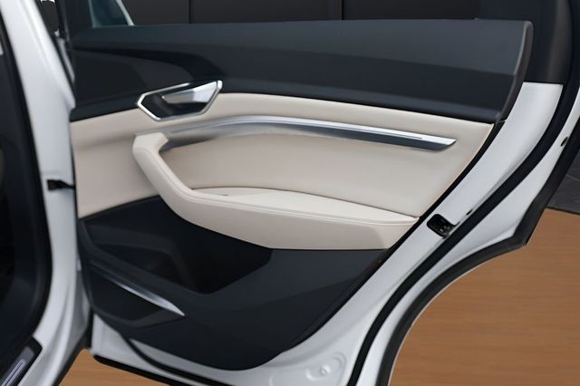 2024 Audi Q8 e-tron Premium Plus quattro - 23079383 - 28