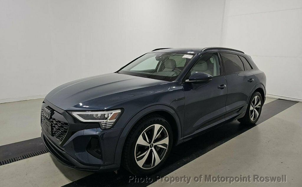 2024 Audi Q8 E-tron Premium photo 2