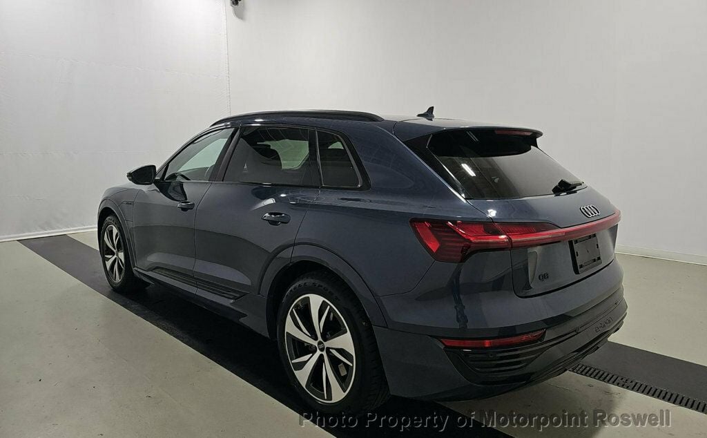 2024 Audi Q8 E-tron Premium photo 3