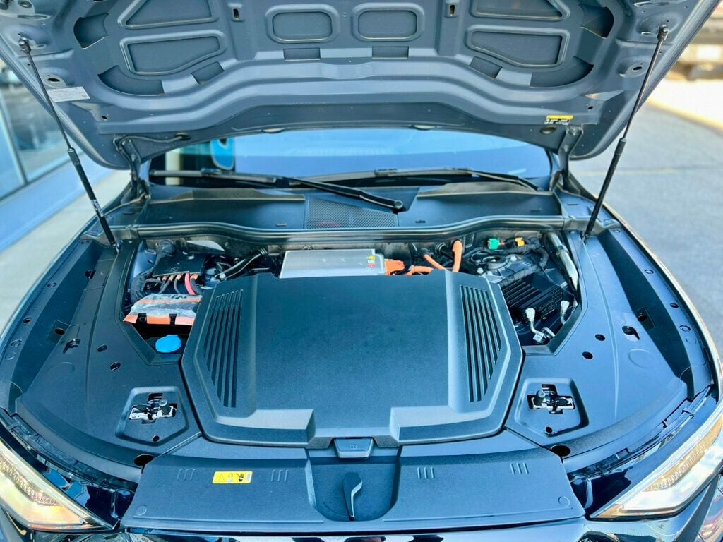 2024 Audi Q8 E-tron Premium photo 11
