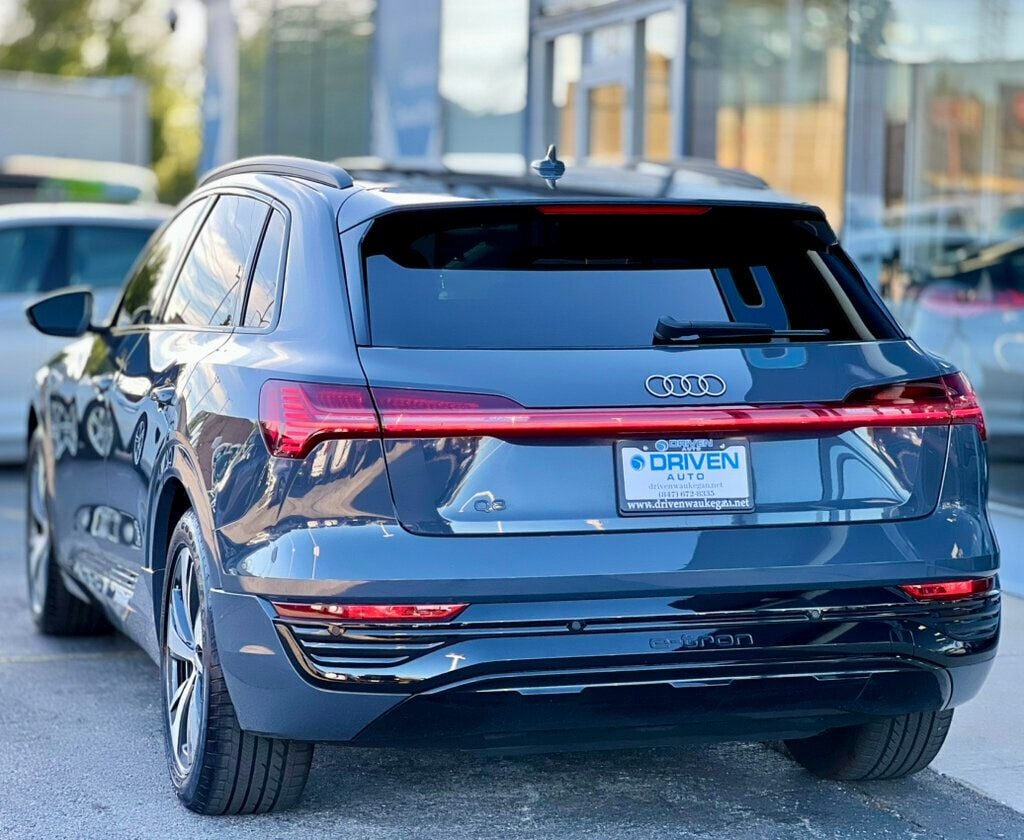 2024 Audi Q8 E-tron Premium photo 3
