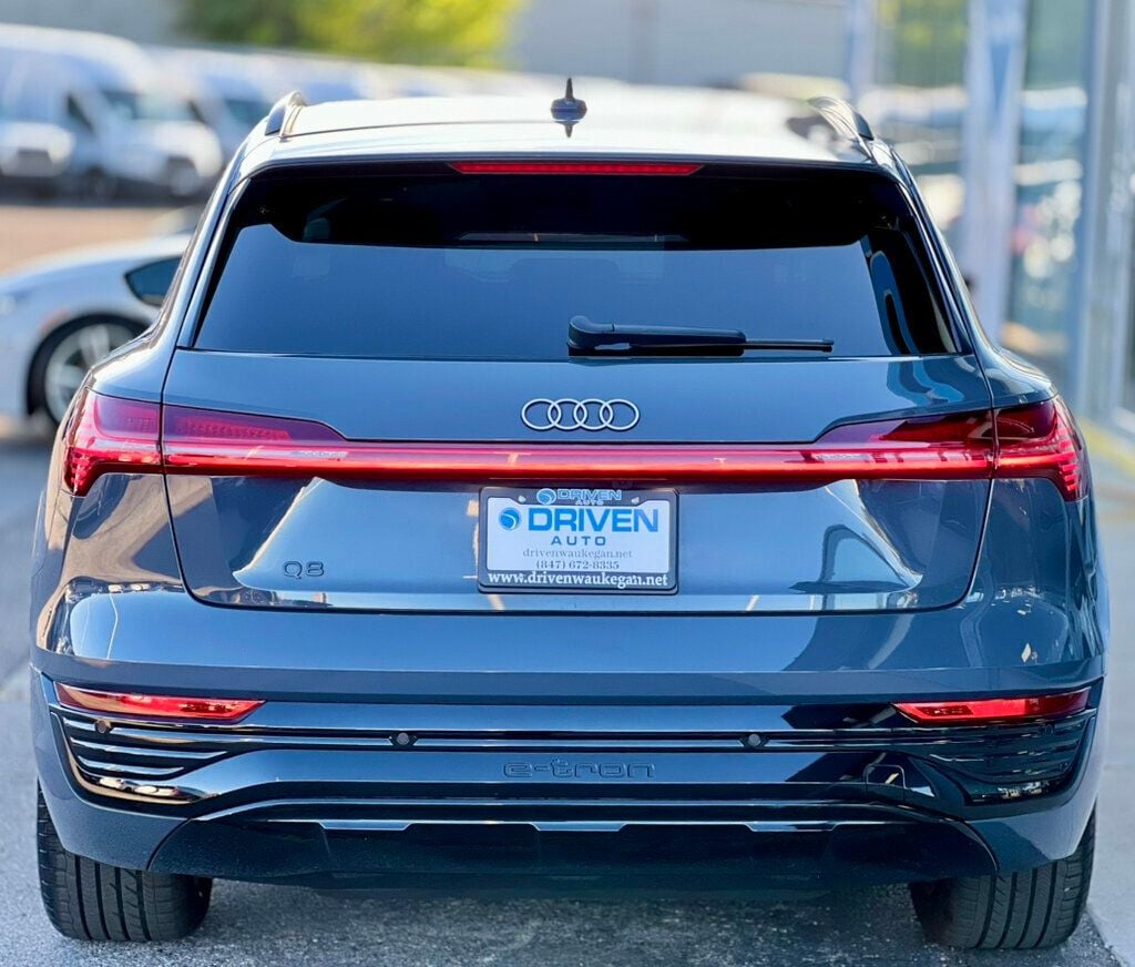 2024 Audi Q8 E-tron Premium photo 32