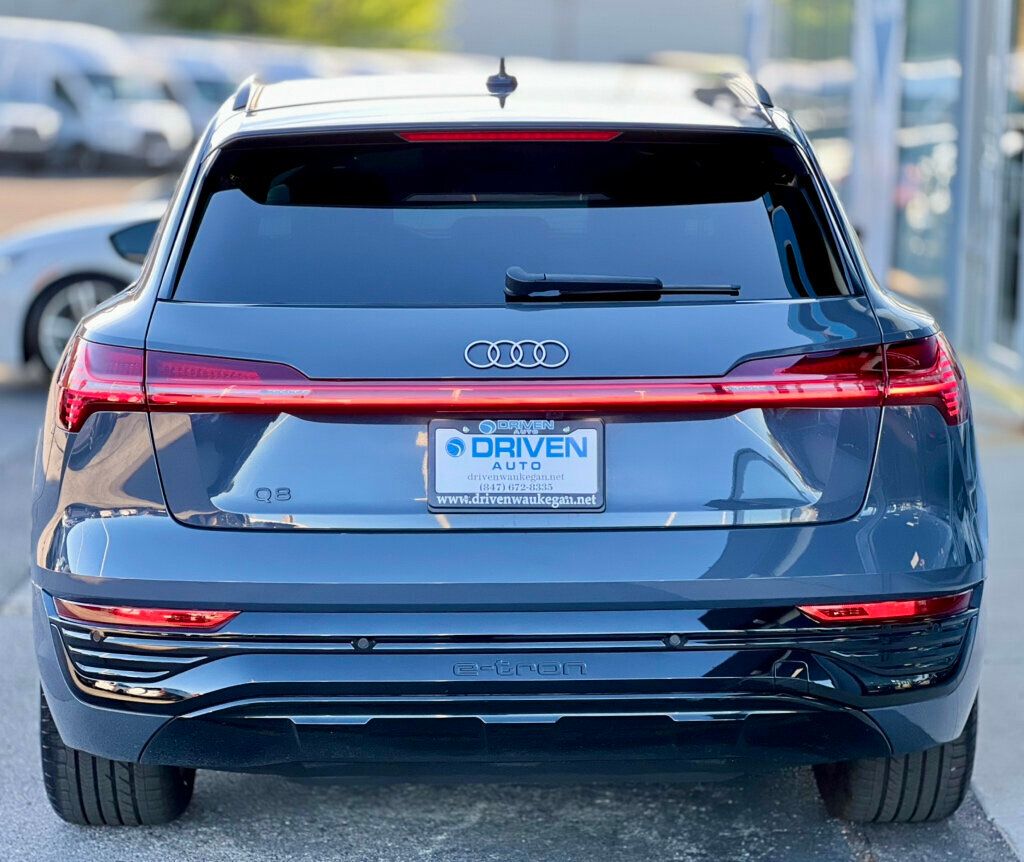 2024 Audi Q8 E-tron Premium photo 4