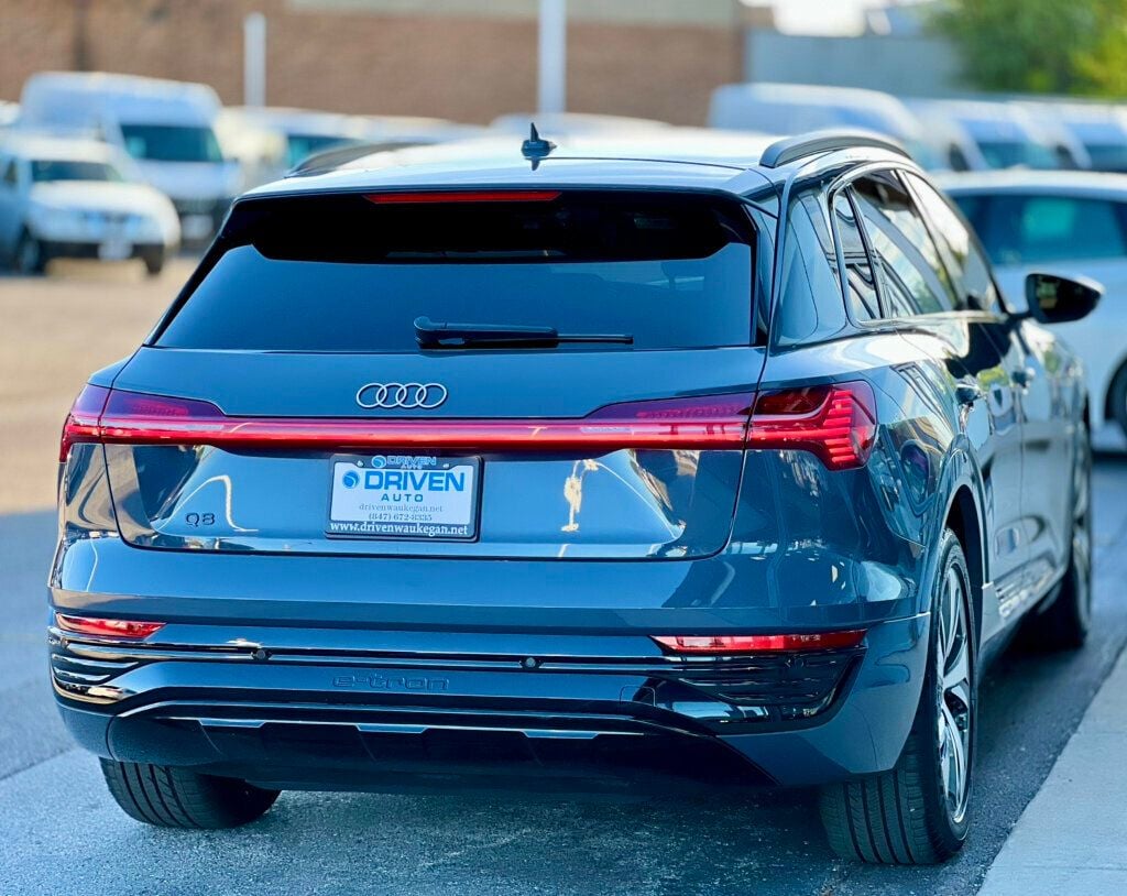 2024 Audi Q8 E-tron Premium photo 5