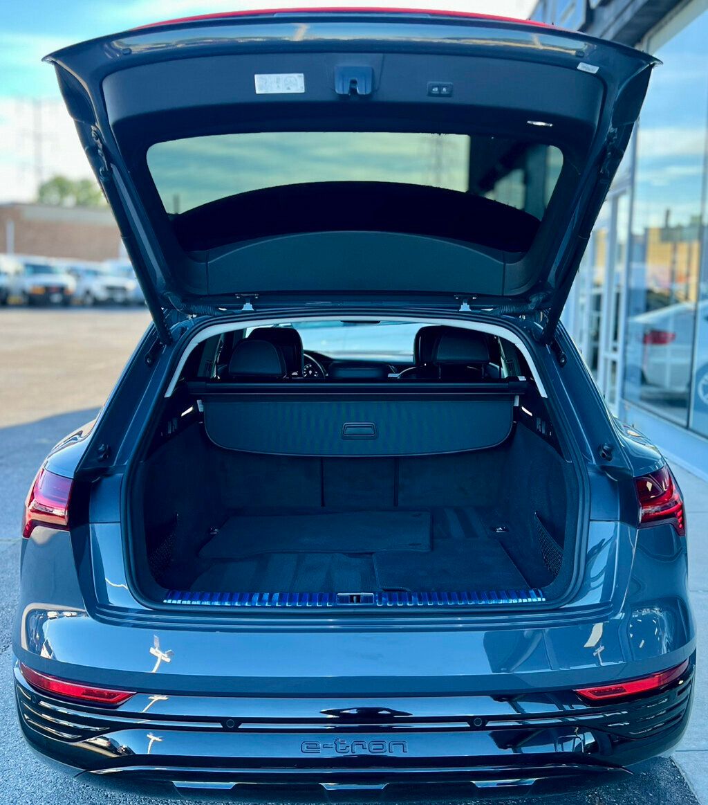 2024 Audi Q8 E-tron Premium photo 8