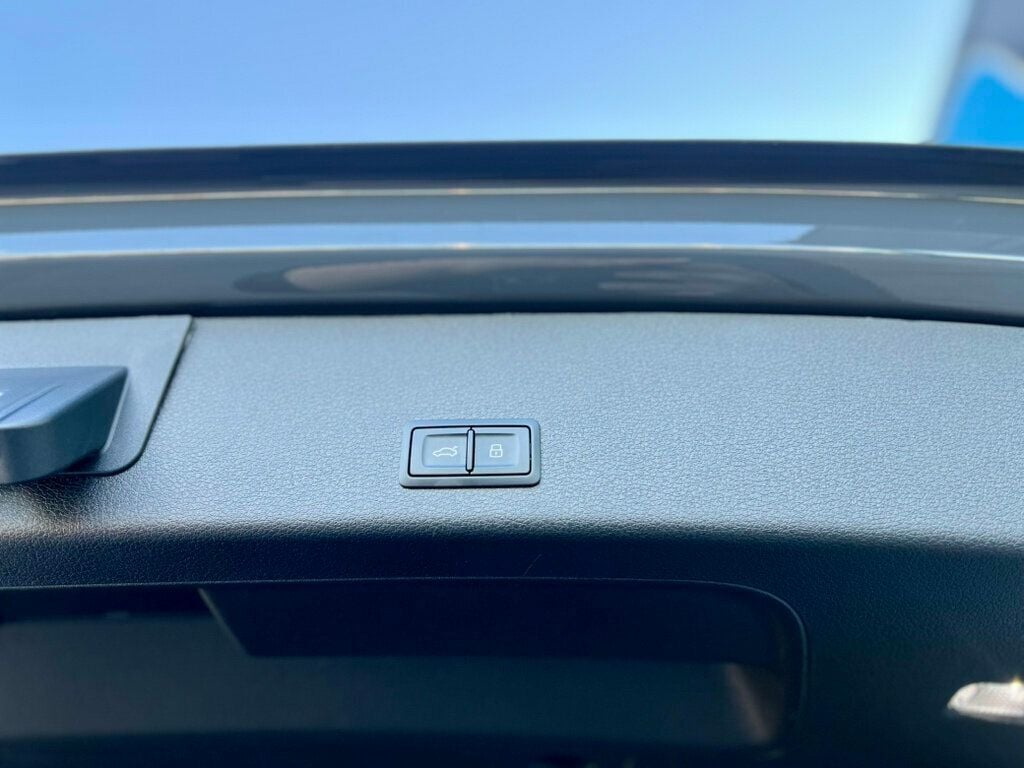 2024 Audi Q8 E-tron Premium photo 9
