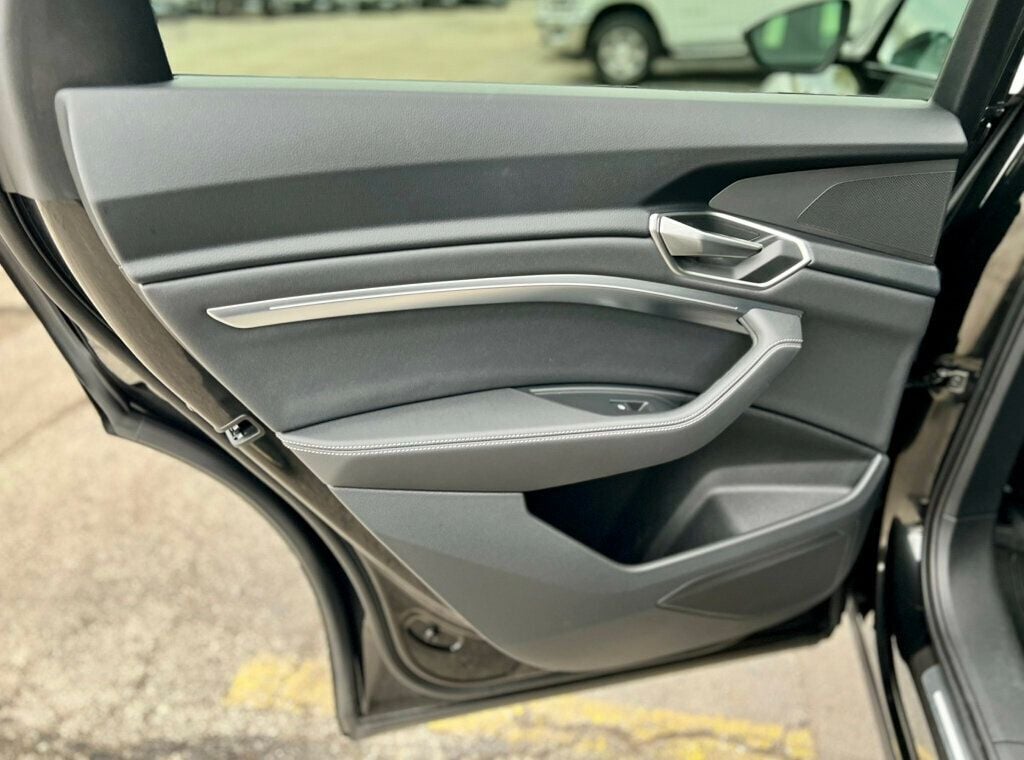 2024 Audi Q8 e-tron Premium quattro - 23029099 - 14