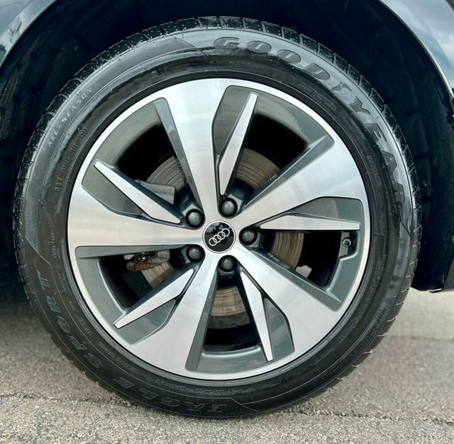 2024 Audi Q8 e-tron Premium quattro - 23029099 - 28