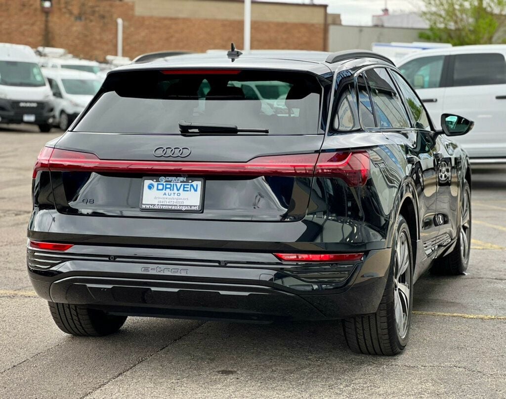 2024 Audi Q8 e-tron Premium quattro - 23029099 - 4