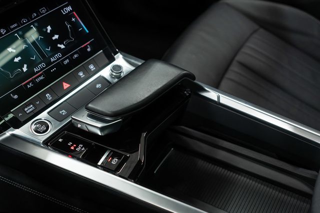2024 Audi Q8 e-tron Premium quattro - 23099944 - 18
