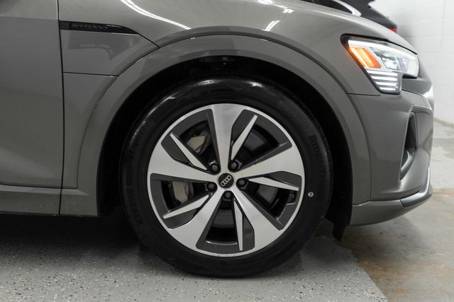 2024 Audi Q8 e-tron Premium quattro - 23099944 - 36